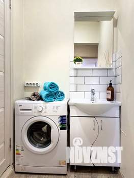 Студия квартира, посуточно, 36м2, 1/12 этаж