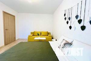 2-к квартира, посуточно, 65м2, 7/18 этаж