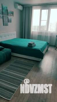 1-к квартира, посуточно, 38м2, 14/17 этаж