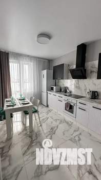 1-к квартира, посуточно, 42м2, 3/25 этаж