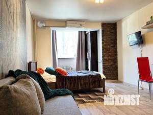 Студия квартира, посуточно, 36м2, 1/12 этаж