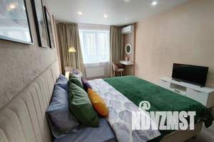 1-к квартира, посуточно, 42м2, 5/25 этаж