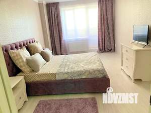 1-к квартира, посуточно, 42м2, 9/25 этаж
