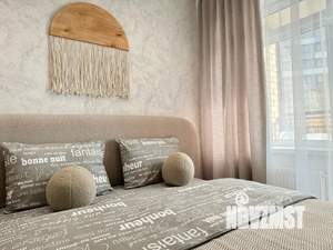 Студия квартира, посуточно, 31м2, 3/18 этаж