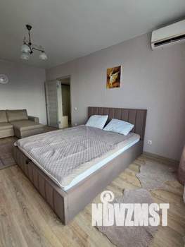 1-к квартира, посуточно, 33м2, 25/25 этаж