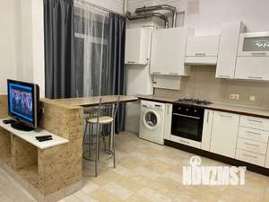 Студия квартира, посуточно, 54м2, 1/5 этаж