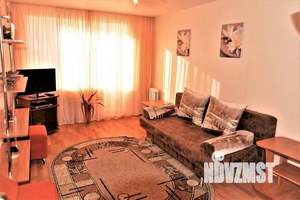 1-к квартира, посуточно, 46м2, 1/1 этаж