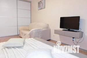 1-к квартира, посуточно, 35м2, 13/16 этаж