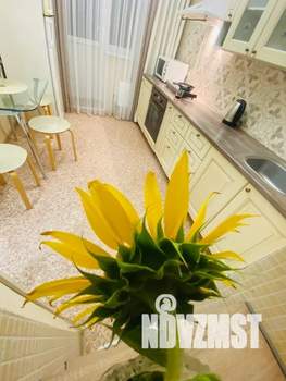 Студия квартира, посуточно, 40м2, 3/17 этаж