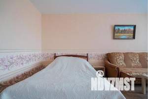 1-к квартира, посуточно, 40м2, 3/9 этаж