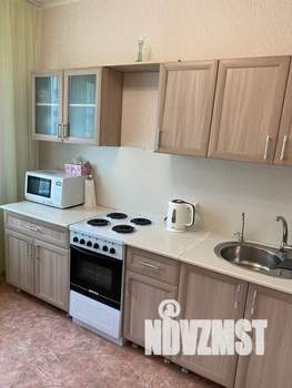 1-к квартира, посуточно, 38м2, 6/10 этаж