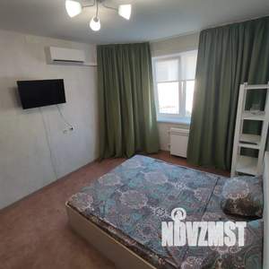 1-к квартира, посуточно, 40м2, 3/17 этаж