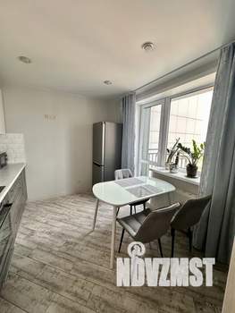 1-к квартира, посуточно, 40м2, 21/27 этаж