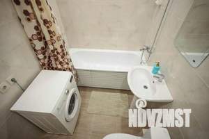 1-к квартира, посуточно, 38м2, 4/21 этаж