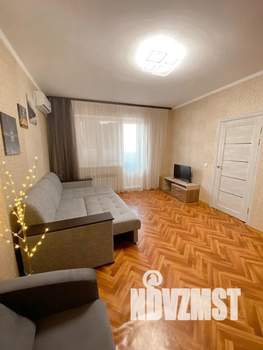 1-к квартира, посуточно, 40м2, 11/16 этаж