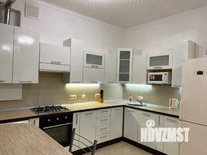 Студия квартира, посуточно, 54м2, 1/5 этаж