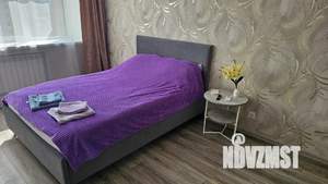 1-к квартира, посуточно, 40м2, 10/25 этаж
