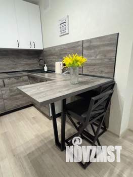 Студия квартира, посуточно, 35м2, 3/15 этаж