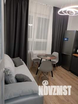 1-к квартира, посуточно, 38м2, 8/17 этаж