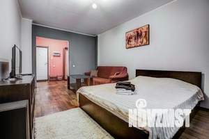 1-к квартира, посуточно, 40м2, 4/23 этаж