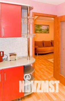 2-к квартира, посуточно, 44м2, 1/1 этаж