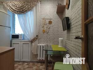 2-к квартира, посуточно, 47м2, 1/1 этаж