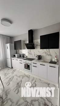 1-к квартира, посуточно, 42м2, 3/25 этаж