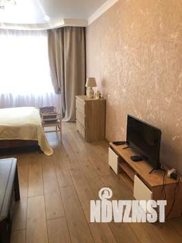 1-к квартира, посуточно, 42м2, 3/10 этаж