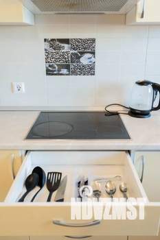 Студия квартира, посуточно, 45м2, 13/17 этаж