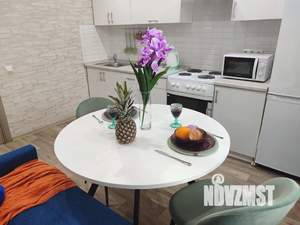 1-к квартира, посуточно, 42м2, 9/25 этаж