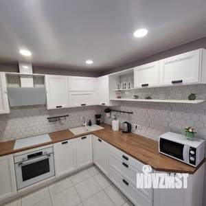 3-к квартира, посуточно, 81м2, 1/1 этаж