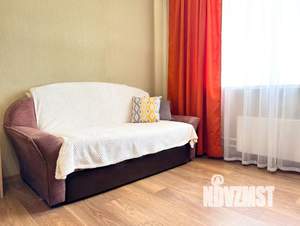 1-к квартира, посуточно, 44м2, 7/17 этаж