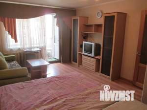 1-к квартира, посуточно, 38м2, 2/9 этаж