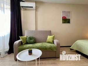 1-к квартира, посуточно, 38м2, 13/18 этаж