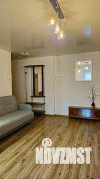 2-к квартира, посуточно, 50м2, 1/1 этаж