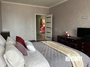 2-к квартира, посуточно, 72м2, 1/1 этаж