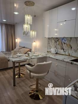 Студия квартира, посуточно, 35м2, 12/18 этаж