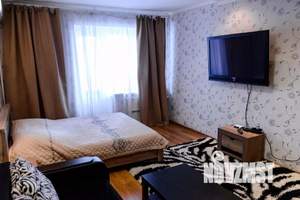 1-к квартира, посуточно, 42м2, 1/1 этаж