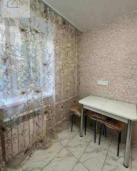 3-к квартира, на длительный срок, 90м2, 4/5 этаж