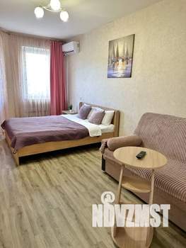 1-к квартира, посуточно, 38м2, 1/10 этаж