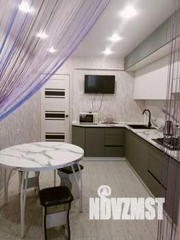 1-к квартира, посуточно, 47м2, 1/1 этаж