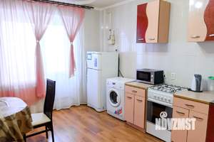 1-к квартира, посуточно, 42м2, 2/10 этаж