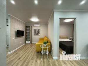 1-к квартира, посуточно, 50м2, 1/1 этаж