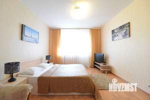 1-к квартира, посуточно, 40м2, 7/10 этаж