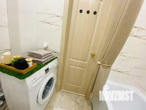 Студия квартира, посуточно, 40м2, 3/17 этаж