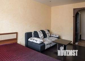 1-к квартира, посуточно, 42м2, 6/9 этаж