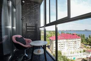 Студия квартира, посуточно, 42м2, 8/18 этаж