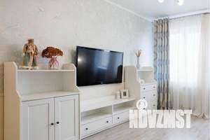 1-к квартира, посуточно, 44м2, 16/17 этаж