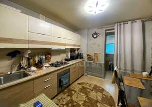 2-к квартира, вторичка, 54м2, 1/9 этаж