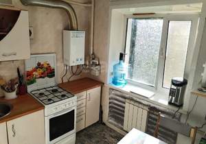 2-к квартира, вторичка, 42м2, 1/4 этаж